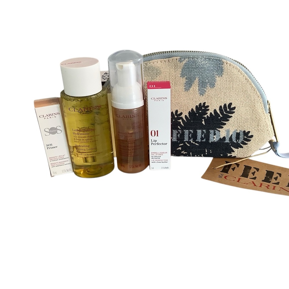 🆕Clarins Skincare Set with FEED Cosmetic Bag